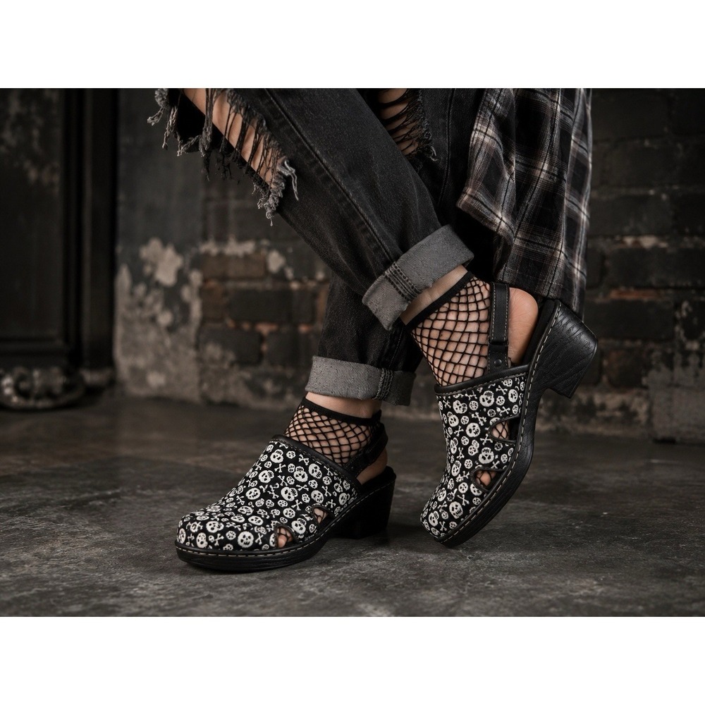 BOC Born Concept Skull Print Slingback Clogs Sz 7 Y2K Goth Grunge Shoes Womens